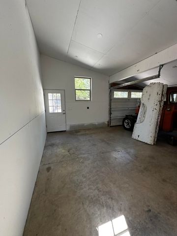 4712 Old Highway 99 S, Ashland, OR 97520