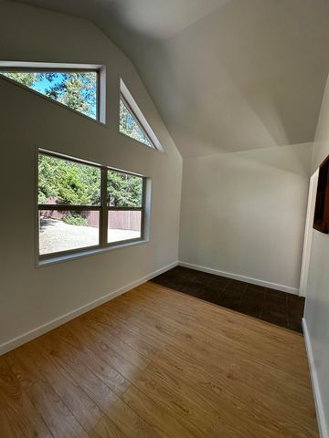 4712 Old Highway 99 S, Ashland, OR 97520