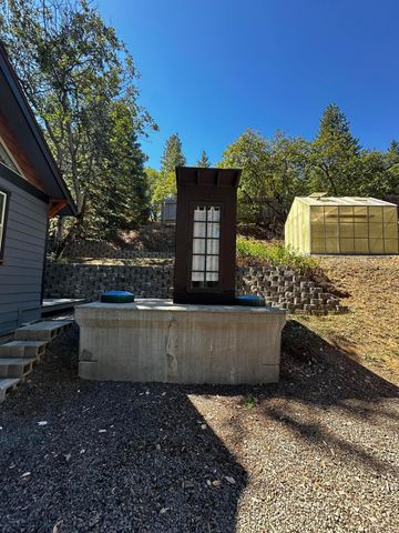 4712 Old Highway 99 S, Ashland, OR 97520