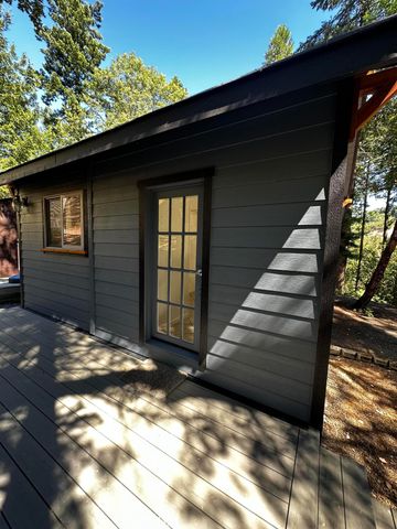 4712 Old Highway 99 S, Ashland, OR 97520