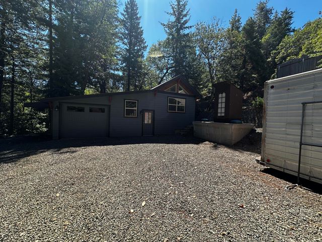 4712 Old Highway 99 S, Ashland, OR 97520
