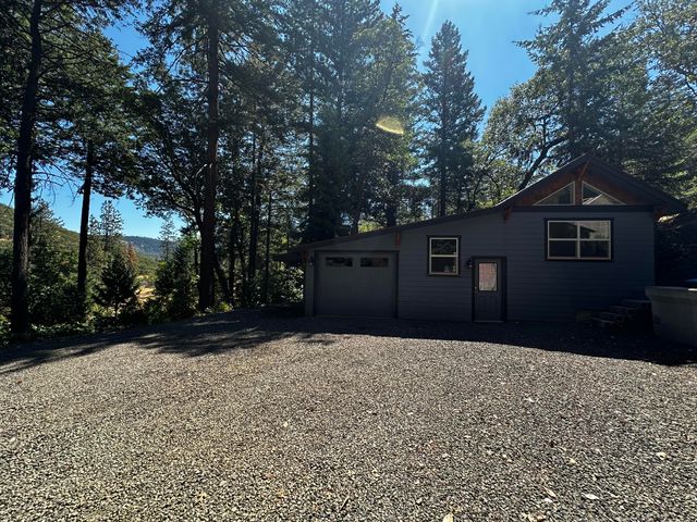 4712 Old Highway 99 S, Ashland, OR 97520
