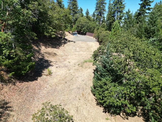 4712 Old Highway 99 S, Ashland, OR 97520