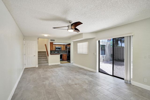4260 Village Drive D, Delray Beach, FL 33445