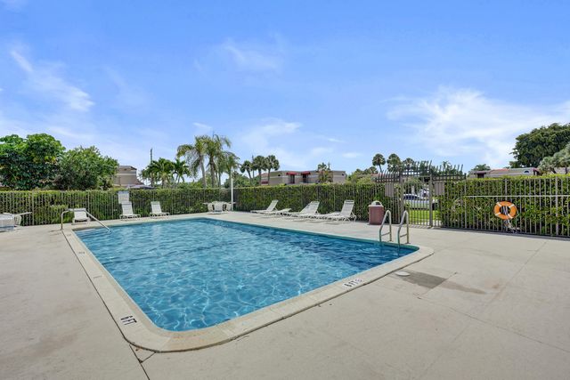 4260 Village Drive D, Delray Beach, FL 33445