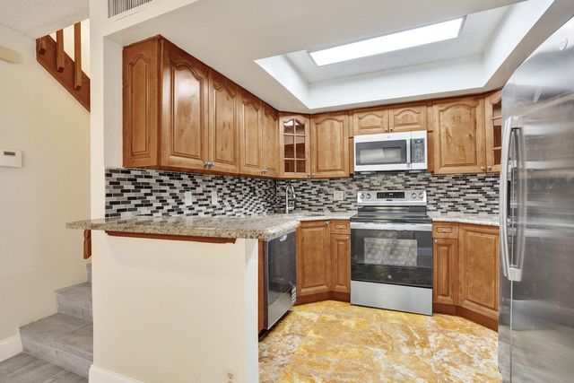4260 Village Drive D, Delray Beach, FL 33445