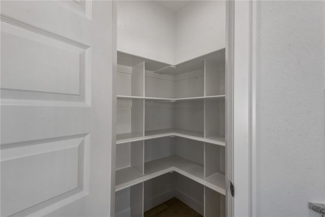 1000 Autumn Royal Avenue, Lowell, AR 72745