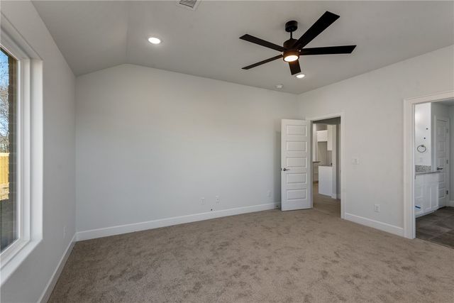 1000 Autumn Royal Avenue, Lowell, AR 72745