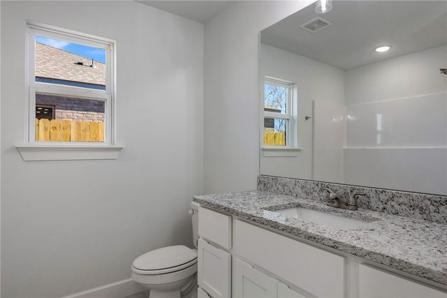 1000 Autumn Royal Avenue, Lowell, AR 72745