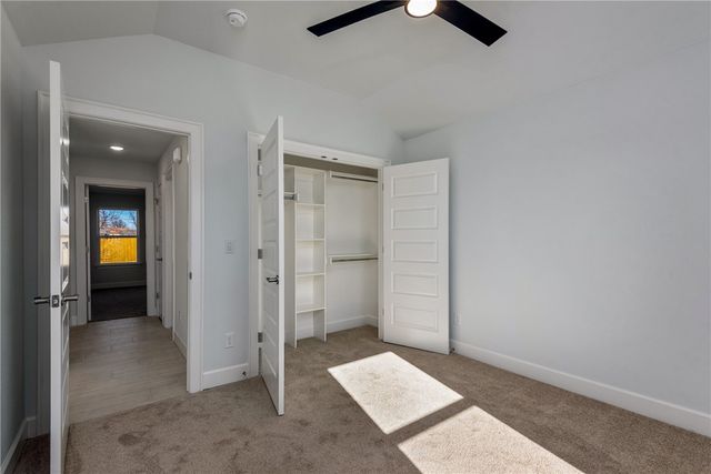 1000 Autumn Royal Avenue, Lowell, AR 72745