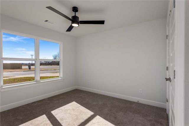 1000 Autumn Royal Avenue, Lowell, AR 72745