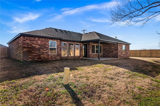 1000 Autumn Royal Avenue, Lowell, AR 72745