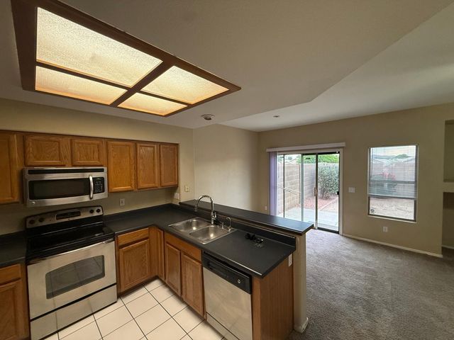 24642 N 36th Avenue, Glendale, AZ 85310