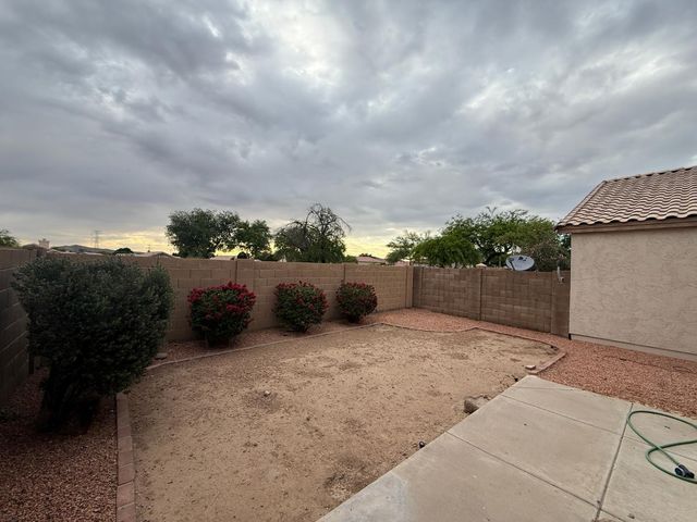 24642 N 36th Avenue, Glendale, AZ 85310