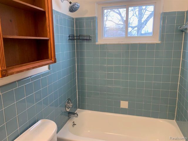 2914 Lovington Drive, Troy, MI 48083