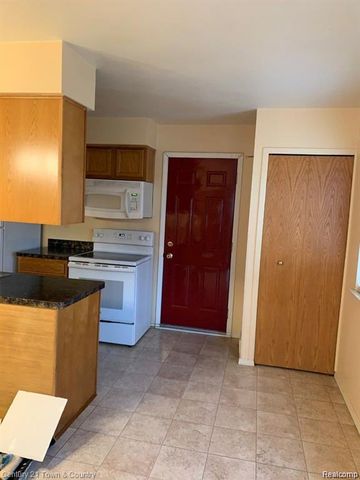 2914 Lovington Drive, Troy, MI 48083