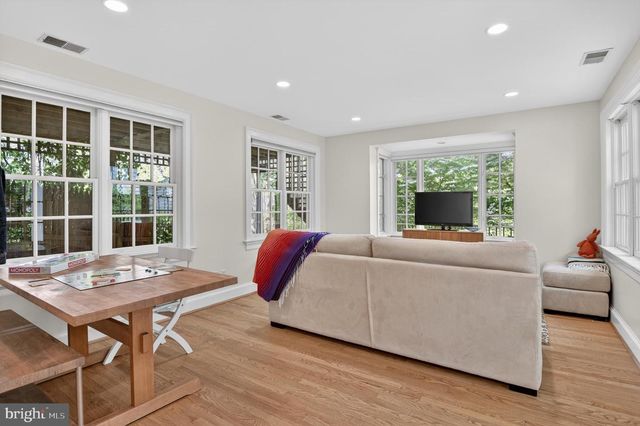 4225 OAKRIDGE LN, Chevy Chase, MD 20815