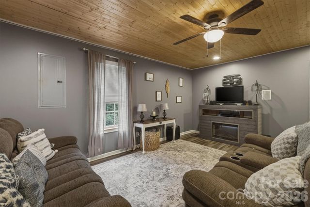 249 Forest Glen Way, Morganton, NC 28655
