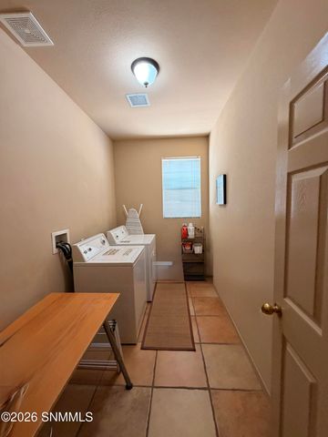 2038 Corn Drive, Las Cruces, NM 88001