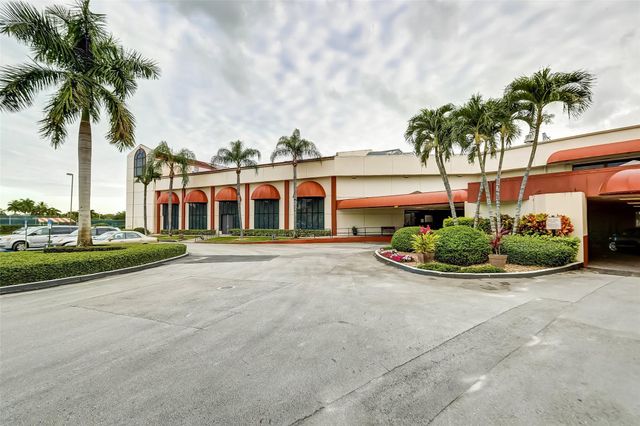 830 S Hollybrook Drive 204, Pembroke Pines, FL 33025