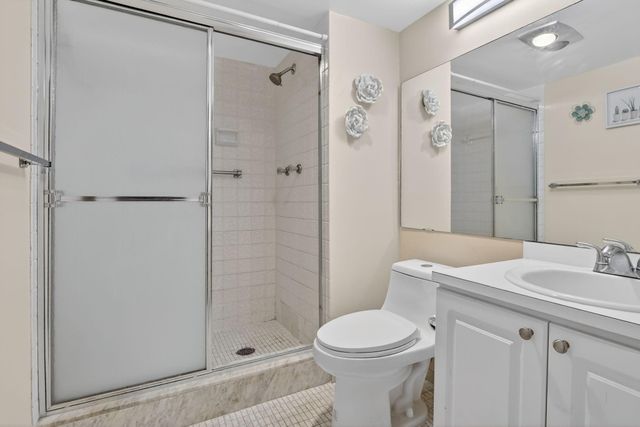 830 S Hollybrook Drive 204, Pembroke Pines, FL 33025