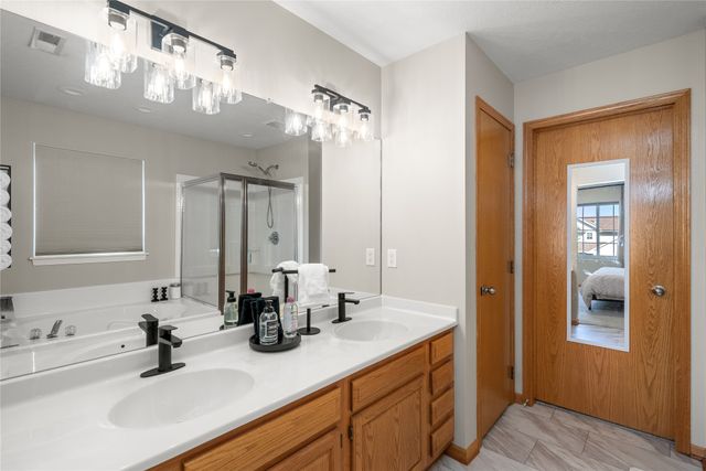605 SE Meadowlark Lane, Waukee, IA 50263