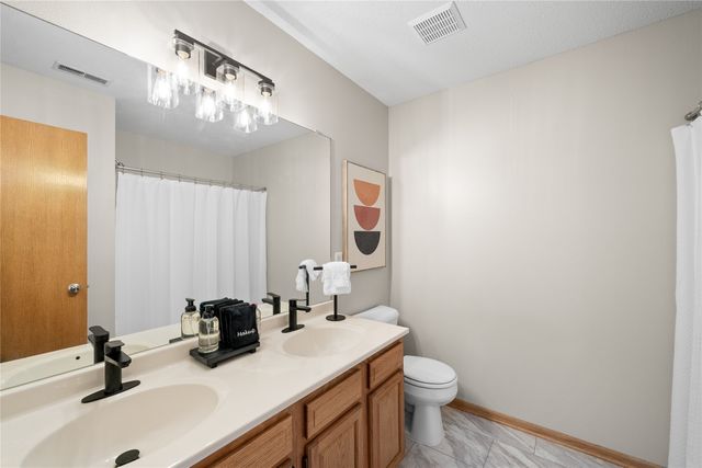 605 SE Meadowlark Lane, Waukee, IA 50263