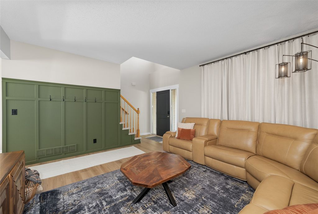 605 SE Meadowlark Lane, Waukee, IA 50263