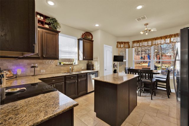 7358 Waterwell Trail, Forest Hill, TX 76140