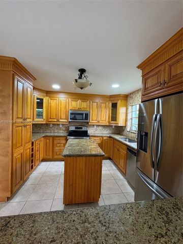 2911 SW 98th Ave 0, Miami, FL 33165