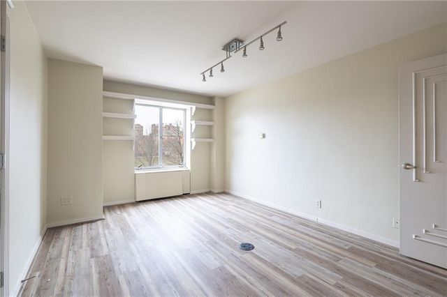 221 W 48th Street 803, Kansas City, MO 64112