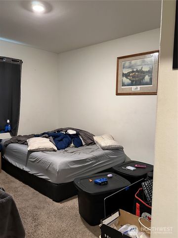 1424 W 11th Street, La Center, WA 98629