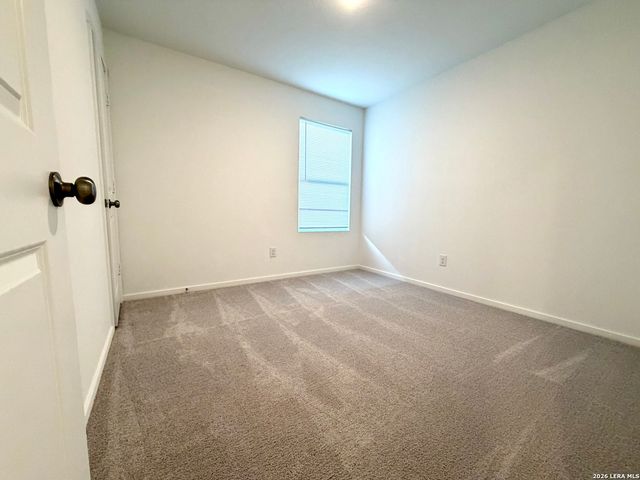 6602 Coquina Cv, Elmendorf, TX 78112
