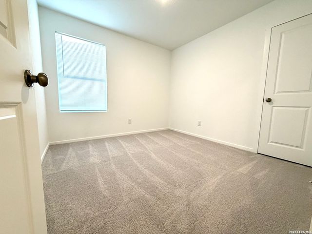 6602 Coquina Cv, Elmendorf, TX 78112