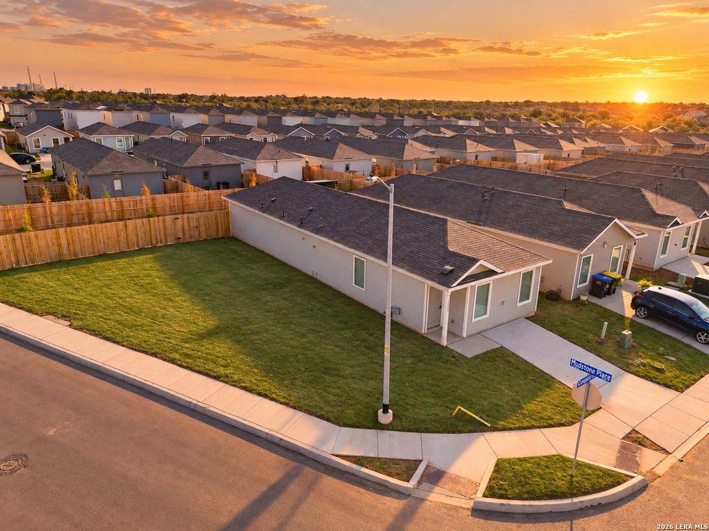 6602 Coquina Cv, Elmendorf, TX 78112