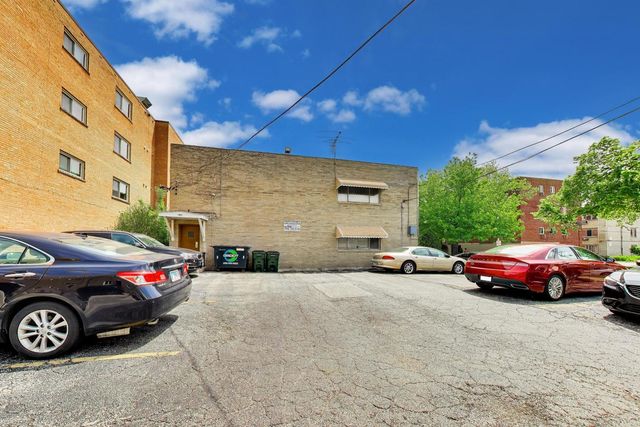 1008 Washington Boulevard 9, Oak Park, IL 60302