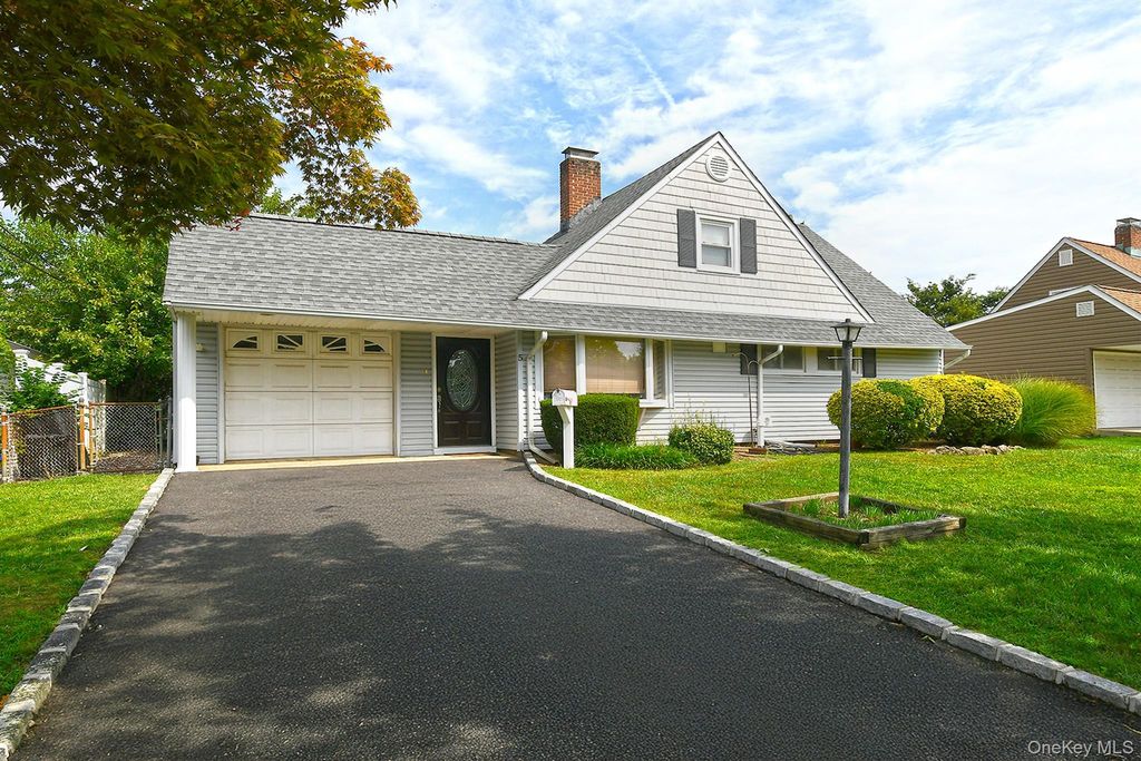 5 Woodcock Lane, Levittown, NY 11756 — exterior