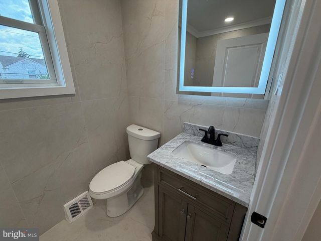 7554 FORREST AVE, Philadelphia, PA 19150