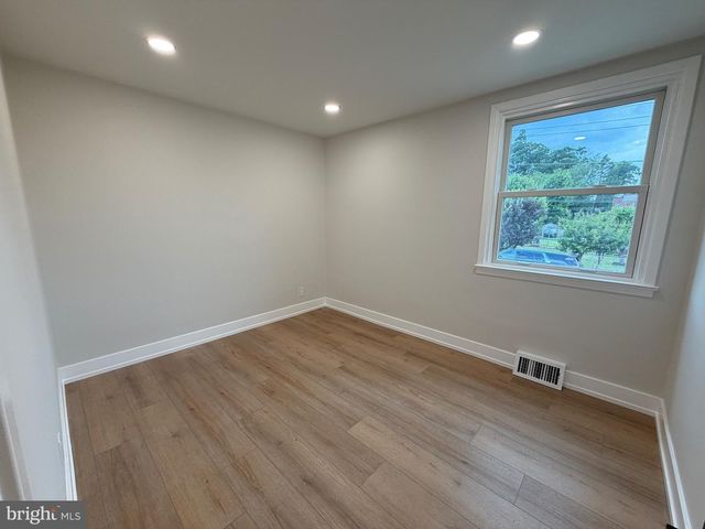 7554 FORREST AVE, Philadelphia, PA 19150