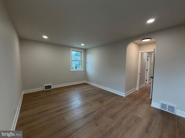 7554 FORREST AVE, Philadelphia, PA 19150