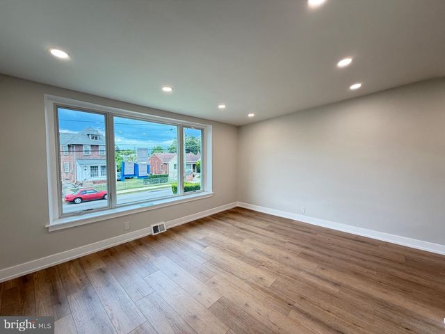 7554 FORREST AVE, Philadelphia, PA 19150