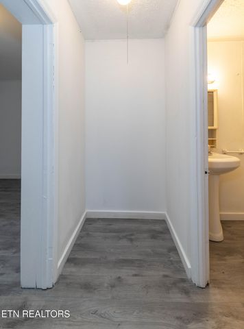 5501 Lake Shore Drive, Knoxville, TN 37920