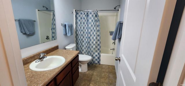 1241 Oak Grove Place, Decatur, IN 46733