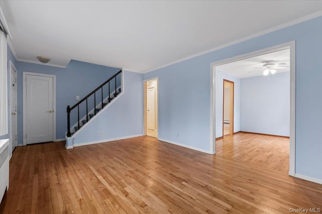 14 Po Lane, Hicksville, NY 11801 — photo 5
