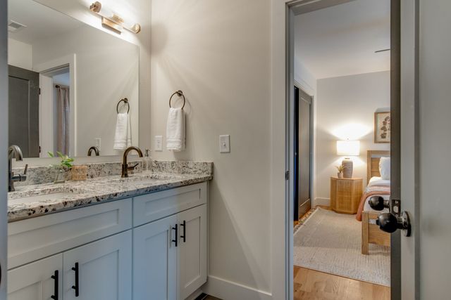 406 Myrtle St, Nashville, TN 37206