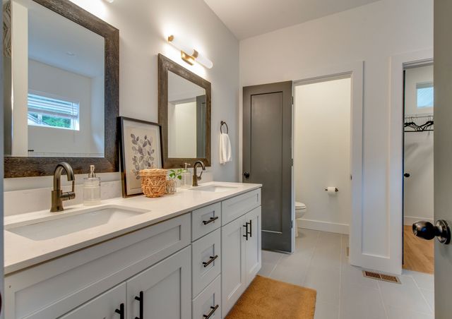 406 Myrtle St, Nashville, TN 37206