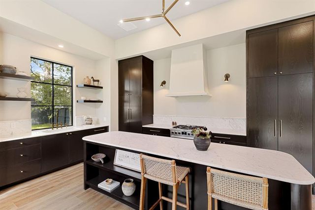 4414 Banister LN 2, Austin, TX 78745