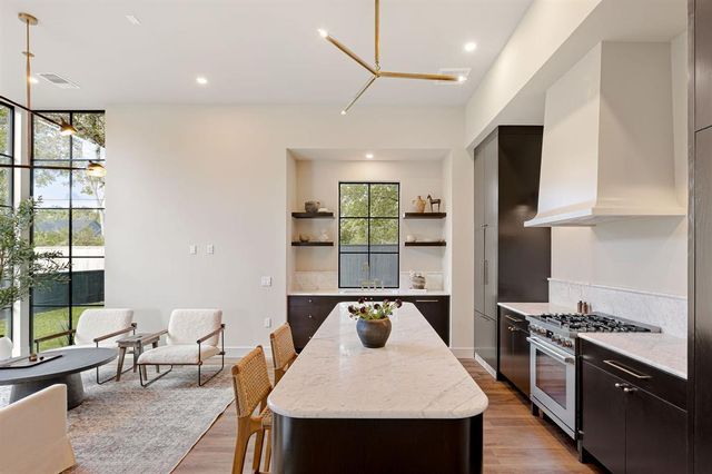 4414 Banister LN 2, Austin, TX 78745