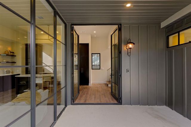 4414 Banister LN 2, Austin, TX 78745