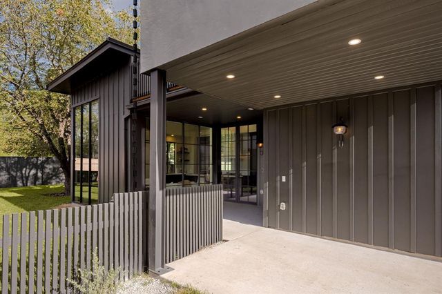 4414 Banister LN 2, Austin, TX 78745